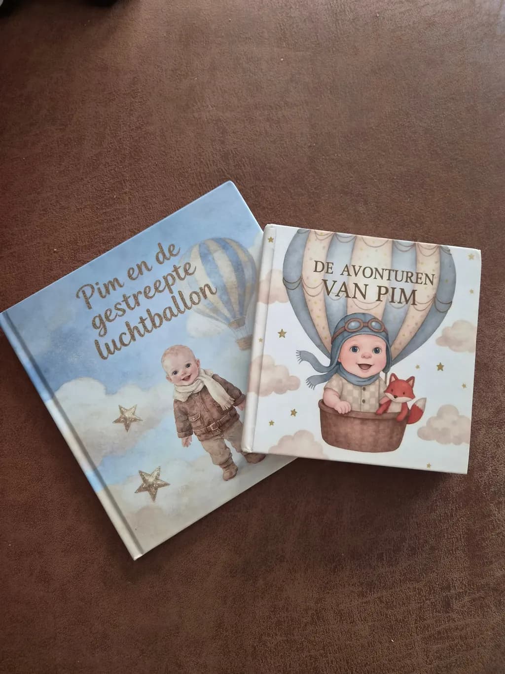The personalized books "De avonturen van Pim" and "Pim en de gestreepte luchtballon" by BoekjesAtelier